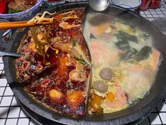 鸳鸯锅-董眼镜火锅(洪崖洞总店)