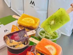 -M Stand(上海人民广场来福士店)