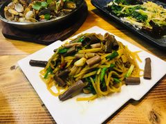 -老东镇啤酒屋海鲜加工·蒸汽海鲜·海鲜烧烤(台东店)