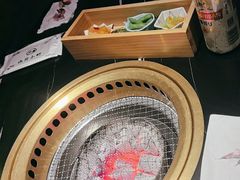 -山川小町·极番烧肉(新地假日广场店)