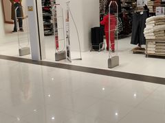 -优衣库(上海金桥国际商业广场店)