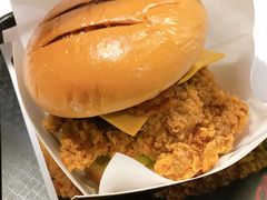 鳕鱼芝士脏脏堡-肯德基(成山路地铁站店)