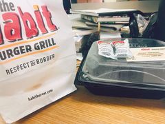 -The Habit Burger Grill 哈比特汉堡(爱琴海店)