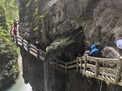 -龙水峡地缝景区