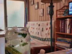 -Rabbit Cafe私房西餐甜点咖啡(栖霞路店)