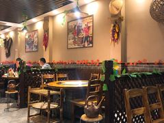 大堂-地锅公社·现炒地锅鸡·地锅鱼·夜宵(罗锦路店)