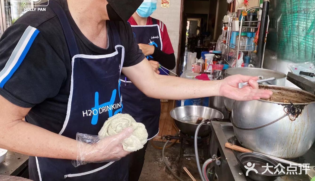 超级想吃猪蹄和肉骨茶，无意间发现了这家店