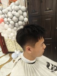 -东方先生国潮男士理发馆