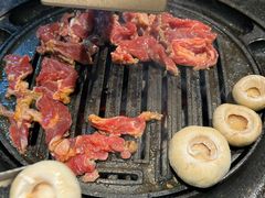 -七甲山烤肉(长白山奇石山珍根艺一条街店)