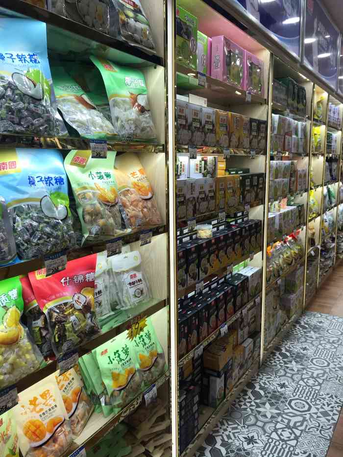 所有海南的特产都可以在南国超市里面买到