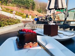 -UNI UNI(环亚凯瑟琳店)