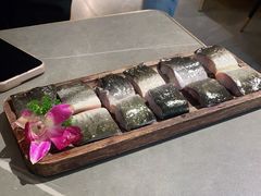 -围炉肉舍•炭烤活鳗•丹东海鲜烤肉(步行街店)