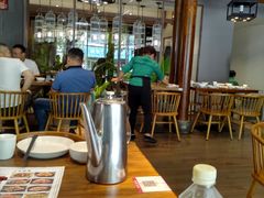 大堂-阿瓦山寨·湘菜现炒·剁椒鱼头王(咸阳总店)