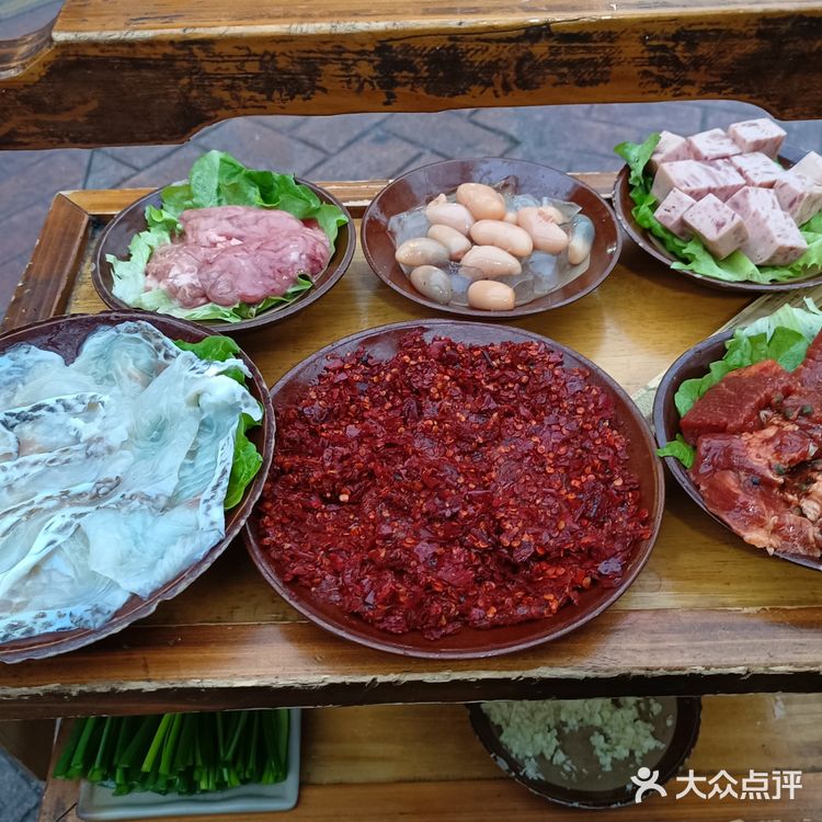 成都卡卡角角的网红火锅店-麒正火锅店