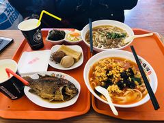 -顺溜·手工刀削面·黑金店(铜锣湾店)