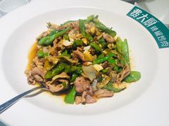 -费大厨辣椒炒肉(高铁吾悦广场店)