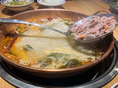 -洱火云南酸菜牛肉火锅(石景山当代商城店)