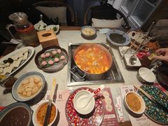 -尚尚仙·酸汤猪手·猪肚鸡火锅(华联万柳购物中心店)