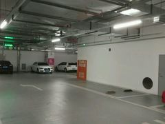 -虹桥天地-停车场