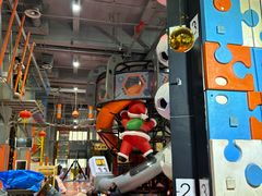 -嗨翻Hi-Fun竞技主题乐园·蹦床团建生日轰趴(荆川 国光1937店)