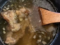 香辣牛骨-贡梅老面馆·蟹粉面·无锡特色小吃(南长街主推店)