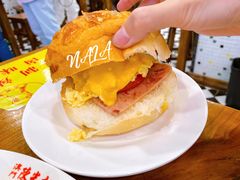 Big&nbsp;men菠萝包-澳门陈光记烧味饭店(南京德基广场店)