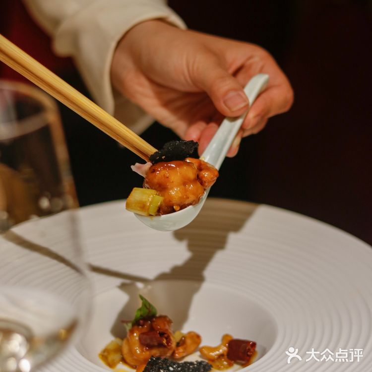 成都探店 | [糖果]法式装修风格黑珍珠川菜，约会首选地~