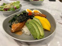 三文鱼牛油果饭-théATRE茶聚场·餐厅(环球金融中心店)