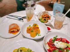 -théATRE茶聚场·餐厅(环球金融中心店)