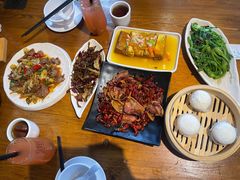 -隔壁老王·家常云南菜(花巷店)