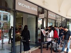 名牌店-佛罗伦萨小镇广佛名品奥特莱斯(疏港路店)