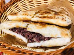 经典款驴肉火烧-培万河间驴火•驴肉火锅(东平店)