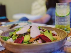 低温鸡肉虾仁沙拉-阿顾西餐·牛排披萨(北戴河店)