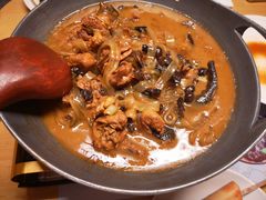 小鸡炖蘑菇-关东小磨东北菜(上海长风大悦城店)