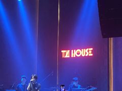 -TZ House音乐现场(来福士中心店)