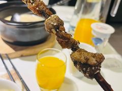 新疆红柳枝羊肉串-小放牛炒菜馆(裕华万达店)