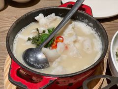 酸汤嫩滑鱼片-小大董·烤鸭(凤凰汇店)