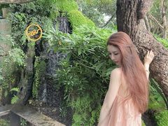 -Chom Cafe and Restaurant