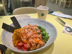 烟熏三文鱼牛油果拌饭-米仓食堂(皇庭广场店)