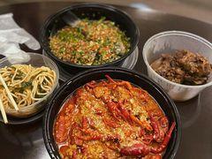 -李双猪·小龙虾·烧烤·羊肉煲(乐山店)