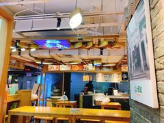 大堂-呷佬·长沙手工米粉(金沙江路店)
