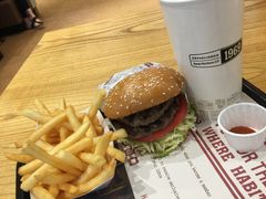 -The Habit Burger Grill 哈比特汉堡(爱琴海店)