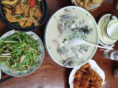 -胡子饮食店