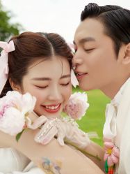 -至臻微拉婚纱摄影