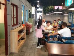 大堂-超越炭火牛蛙火锅鸡(河东店)