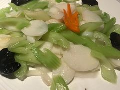 -八府香鸭·啫啫煲(华山路店)