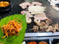 -小黑猪石板烤肉(美食街店)