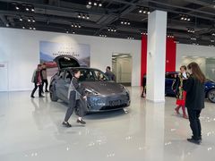 -TESLA 特斯拉(深圳观澜特斯拉直营钣喷中心)