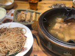 -老滇山寨•云南特色菜•地方菜•民族风情歌舞表演(金碧店)