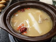 松茸野生鸡菌锅-彩云南七彩一锅